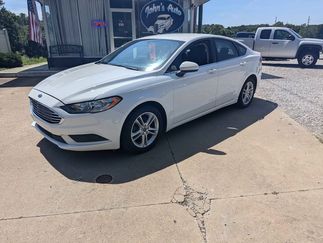 Used 2018 Ford Fusion SE image 1