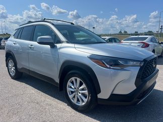 Used 2022 Toyota Corolla Cross LE image 1