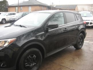 Used 2015 Toyota RAV4 LE image 1