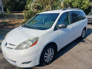 Used 2009 Toyota Sienna LE image 1