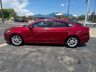 Used 2019 Ford Fusion SEL image 1