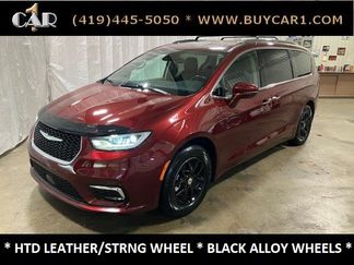 Used 2021 Chrysler Pacifica Touring-L image 1