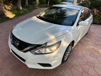 Used 2016 Nissan Altima 2.5 SV image 1