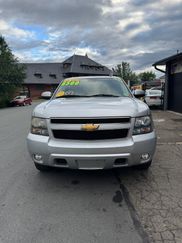 Used 2012 Chevrolet Suburban LT image 1