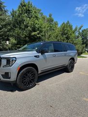 Used 2024 GMC Yukon XL Denali w/ Denali Reserve Package image 1