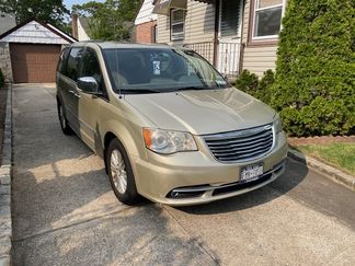 Used 2012 Chrysler Town & Country Limited w/ Luxury Group image 1
