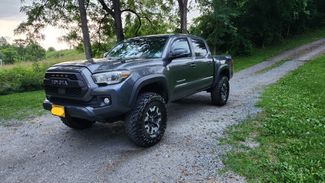 Used 2019 Toyota Tacoma TRD Off-Road image 1