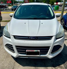 Used 2016 Ford Escape SE image 1