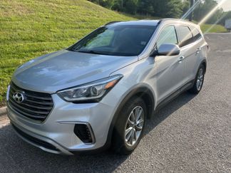 Used 2018 Hyundai Santa Fe SE image 1