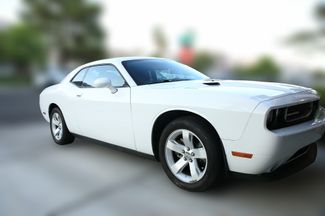 Used 2014 Dodge Challenger SXT image 1