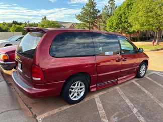 Used 2000 Dodge Grand Caravan SE image 1