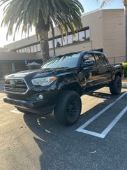 Used 2018 Toyota Tacoma SR5 image 1