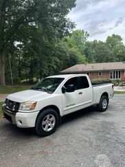 Used 2007 Nissan Titan SE image 1