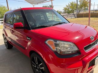 Used 2011 Kia Soul + w/ Hamstar Special Edition Pkg image 1