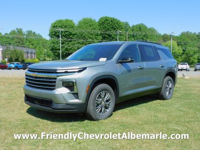 New 2025 Chevrolet Traverse LT
