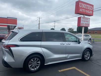 Used 2021 Toyota Sienna LE