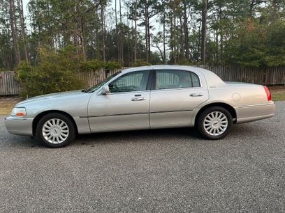 Used 2005 Lincoln Town Car Signature