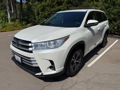 Used 2017 Toyota Highlander LE