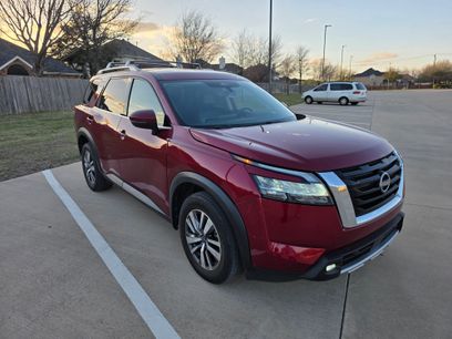 Used 2023 Nissan Pathfinder SL