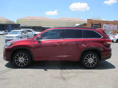 Used 2017 Toyota Highlander SE