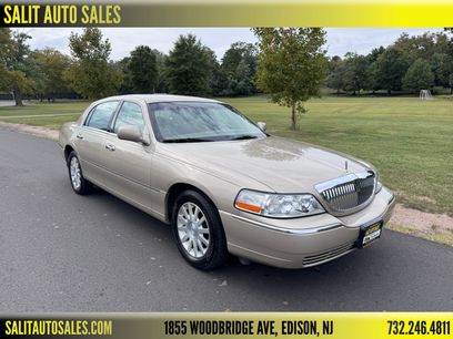 Used 2007 Lincoln Town Car Signature