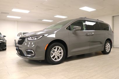 Used 2022 Chrysler Pacifica Touring-L