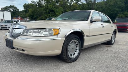 Used 2000 Lincoln Town Car Cartier