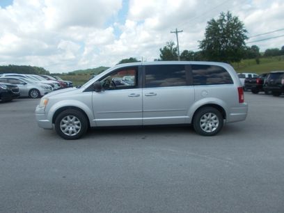 Used 2009 Chrysler Town & Country LX