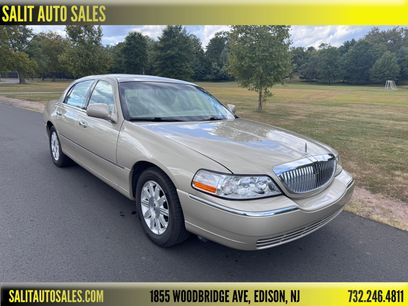 Used 2011 Lincoln Town Car Signature Limited