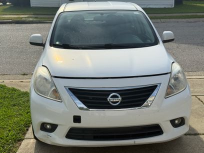 Used 2014 Nissan Versa SL