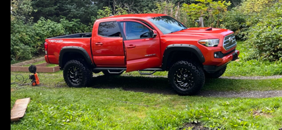 Used 2017 Toyota Tacoma TRD Sport w/ Tow Package