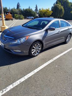 Used 2011 Hyundai Sonata SE w/ Navigation & Sunroof Pkg 4