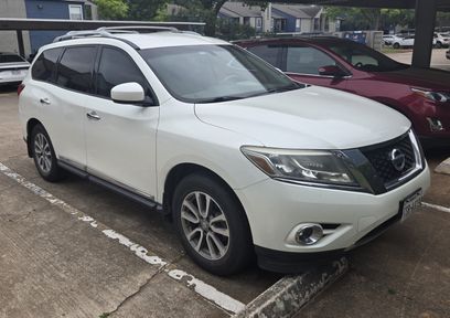 Used 2015 Nissan Pathfinder SL w/ Trailer Tow Package