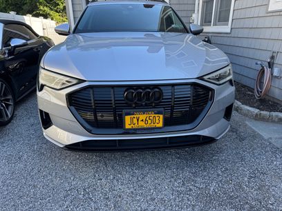 Used 2022 Audi e-tron Premium w/ Convenience Plus Package