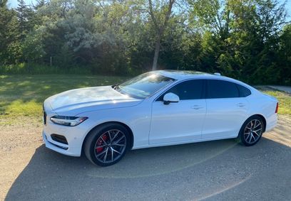 Used 2018 Volvo S90 T6 Momentum