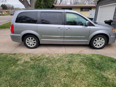 Used 2016 Chrysler Town & Country Touring