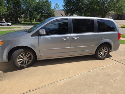 Used 2015 Dodge Grand Caravan SE