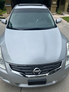 Used 2011 Nissan Altima 2.5 SL w/ Convenience Pkg