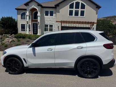 Used 2019 BMW X5 xDrive40i w/ Premium Package 2