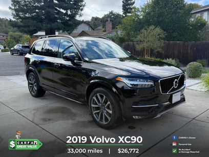 Used 2019 Volvo XC90 T5 Momentum w/ Advanced Package