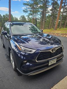 Used 2024 Toyota Highlander Platinum