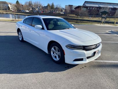 Used 2017 Dodge Charger SE w/ Power Sunroof Group