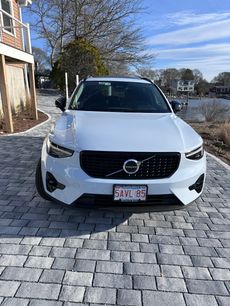 Used 2025 Volvo XC40 B5 Plus w/ Protection Package Premier