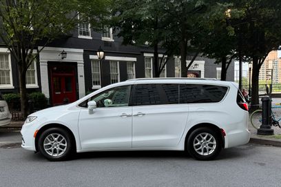 Used 2021 Chrysler Pacifica Touring-L