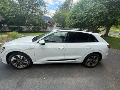 Used 2022 Audi e-tron Premium w/ Convenience Plus Package