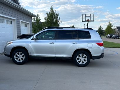 Used 2013 Toyota Highlander SE