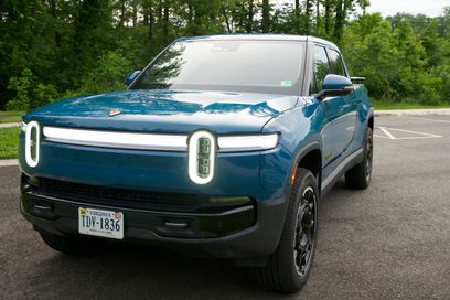 Used 2025 Rivian R1T Premium
