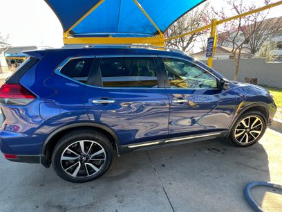 Used 2017 Nissan Rogue SL