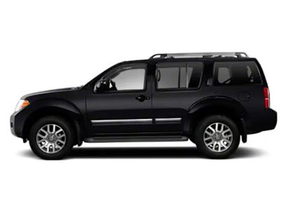 Used 2010 Nissan Pathfinder LE w/ Navigation Pkg