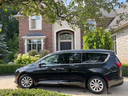 Used 2018 Chrysler Pacifica Touring-L